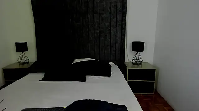 NataGarcia online show from February 2, 2026, 4:17 pm