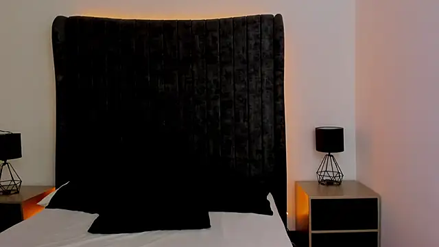 NataGarcia online show from October 29, 2025, 9:36 pm