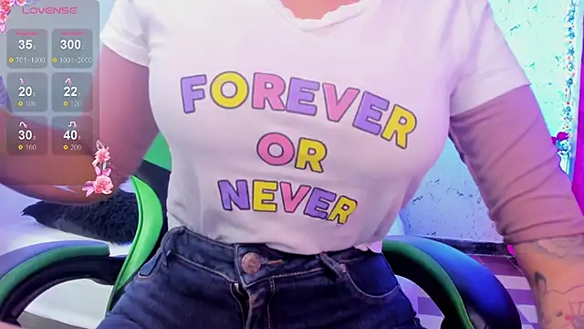 Snapshot of elissa_iris chatting on November 1, 2025, 2:51 am elissa iris online show from November 1, 2025, 2:51 am