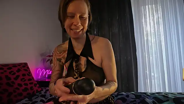 SexyExclusiveflower online show from April 12, 2026, 7:44 am