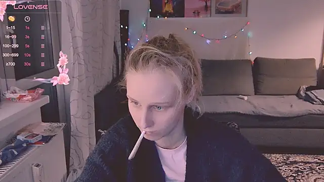 Snapshot of KatiKate chatting on February 28, 2025, 9:23 pm KatiKate online show from February 28, 2025, 9:23 pm