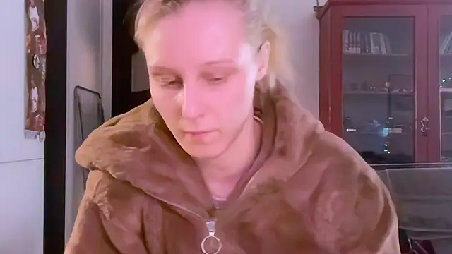 Snapshot of KatiKate chatting on March 3, 2025, 4:36 pm KatiKate online show from March 3, 2025, 4:36 pm