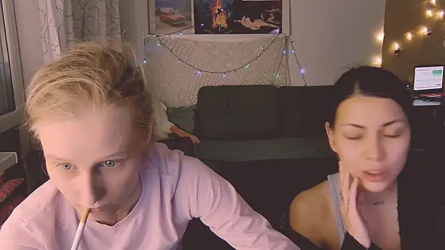 Snapshot of KatiKate chatting on February 17, 2025, 11:43 pm KatiKate online show from February 17, 2025, 11:43 pm