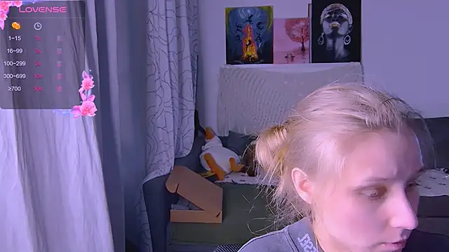 Snapshot of KatiKate chatting on March 20, 2025, 4:53 pm KatiKate online show from March 20, 2025, 4:53 pm