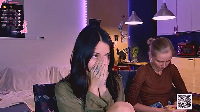 Snapshot of KatiKate chatting on September 10, 2025, 10:42 pm KatiKate online show from September 10, 2025, 10:42 pm