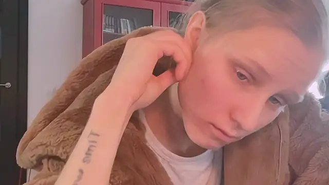 Snapshot of KatiKate chatting on March 3, 2025, 1:34 pm KatiKate online show from March 3, 2025, 1:34 pm