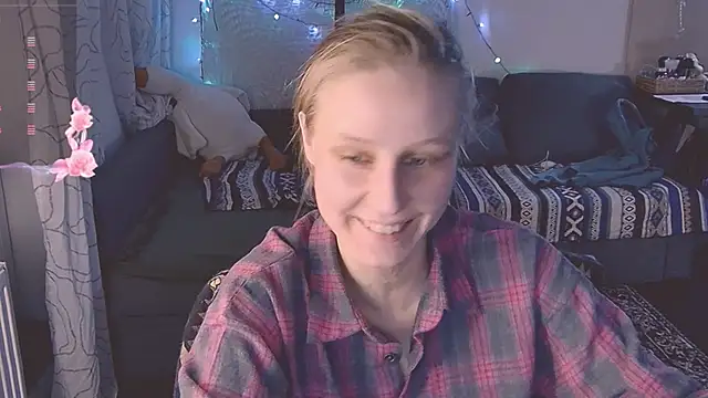 Snapshot of KatiKate chatting on February 13, 2025, 7:52 pm KatiKate online show from February 13, 2025, 7:52 pm