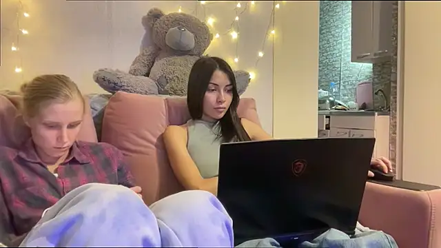 Snapshot of KatiKate chatting on September 21, 2025, 4:56 pm KatiKate online show from September 21, 2025, 4:56 pm