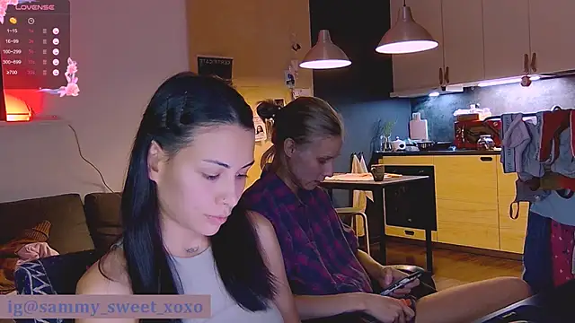 Snapshot of KatiKate chatting on October 1, 2025, 6:45 pm KatiKate online show from October 1, 2025, 6:45 pm