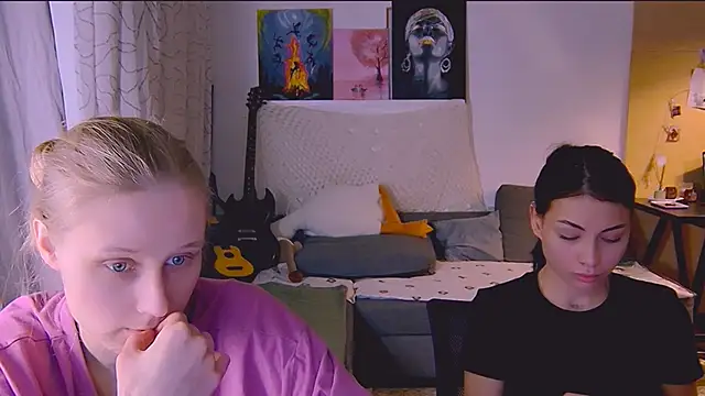 Snapshot of KatiKate chatting on March 21, 2025, 9:23 pm KatiKate online show from March 21, 2025, 9:23 pm