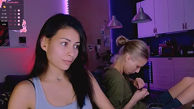 Snapshot of KatiKate chatting on October 13, 2025, 5:14 pm KatiKate online show from October 13, 2025, 5:14 pm