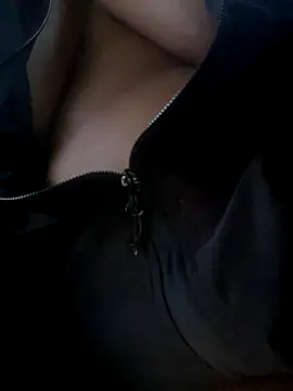 karensmall2 online show from October 7, 2025, 4:19 pm