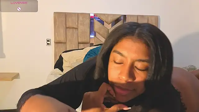 Snapshot of KloheCurvy chatting on February 5, 2026, 3:13 am KloheCurvy online show from February 5, 2026, 3:13 am