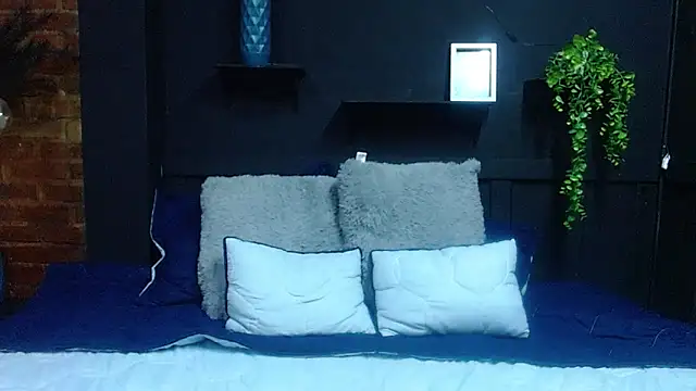 Snapshot of ShyVibes_ chatting on September 20, 2025, 7:41 pm ShyVibes online show from September 20, 2025, 7:41 pm