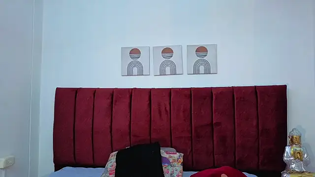 selena castillo online show from November 27, 2025, 1:11 pm