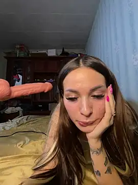 DreamKarina online show from December 4, 2025, 8:08 pm