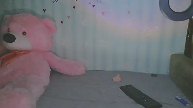 Snapshot of DreamKarina chatting on March 13, 2025, 6:56 pm DreamKarina online show from March 13, 2025, 6:56 pm