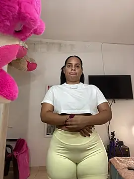 Snapshot of Violetrousse chatting on May 6, 2026, 6:12 pm Violetrousse online show from May 6, 2026, 6:12 pm