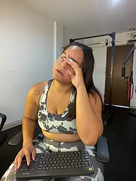 Violetrousse online show from September 19, 2025, 4:22 pm