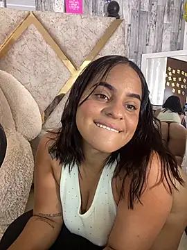 Snapshot of Violetrousse chatting on January 10, 2026, 10:16 pm Violetrousse online show from January 10, 2026, 10:16 pm