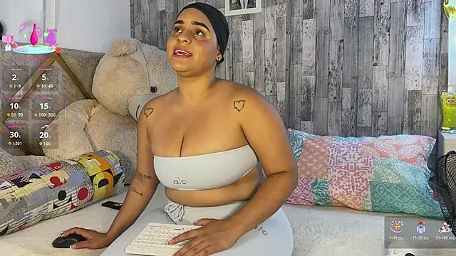 Violetrousse online show from October 23, 2025, 8:29 pm