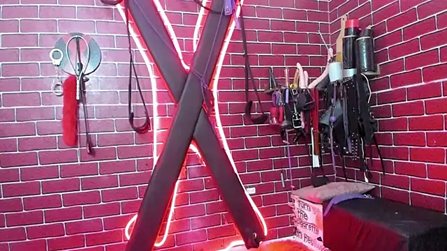 Snapshot of SUBMISSION_BDSM chatting on March 10, 2025, 12:06 pm SUBMISSION BDSM online show from March 10, 2025, 12:06 pm