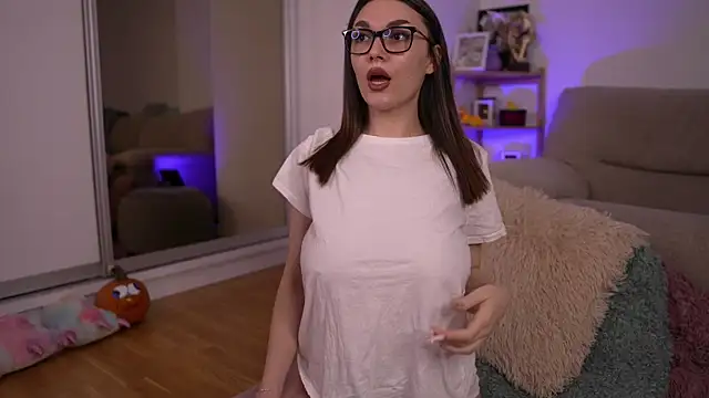 Mona Lisss online show from November 25, 2025, 12:38 pm