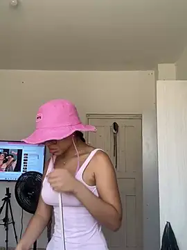 Mia petite01 online show from March 9, 2025, 5:28 pm