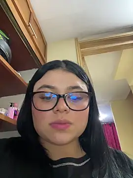 alissonfernandez  online show from November 15, 2025, 12:58 am