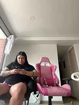 alissonfernandez  online show from March 22, 2025, 5:52 pm