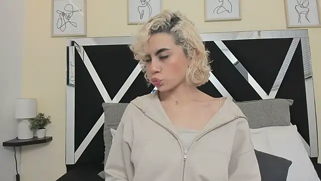 Snapshot of marian_pinzon chatting on September 16, 2025, 2:34 am marian pinzon online show from September 16, 2025, 2:34 am