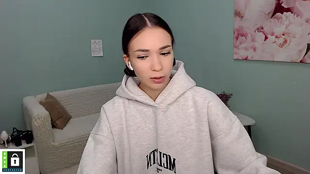 Snapshot of AmyJonas chatting on November 18, 2025, 4:49 am AmyJonas online show from November 18, 2025, 4:49 am