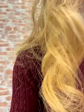 Snapshot of _AngelMoon_ chatting on November 10, 2025, 4:06 am AngelMoon online show from November 10, 2025, 4:06 am