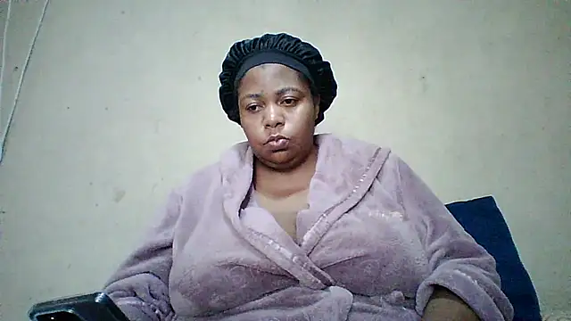 Snapshot of bustyboobs6 chatting on January 12, 2026, 11:06 am bustyboobs6 online show from January 12, 2026, 11:06 am