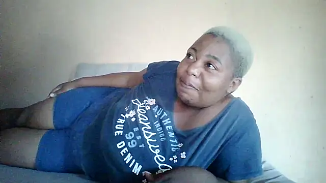 Snapshot of bustyboobs6 chatting on February 5, 2026, 7:15 am bustyboobs6 online show from February 5, 2026, 7:15 am