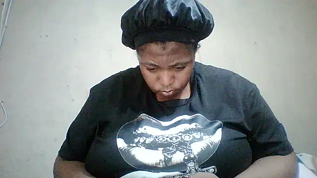 Snapshot of bustyboobs6 chatting on January 8, 2026, 5:02 am bustyboobs6 online show from January 8, 2026, 5:02 am