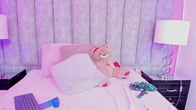 CoralHarmon online show from January 26, 2025, 6:06 pm