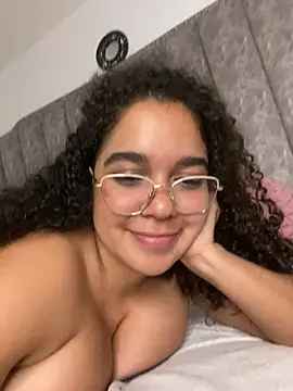 CoralHarmon online show from September 19, 2025, 9:41 pm