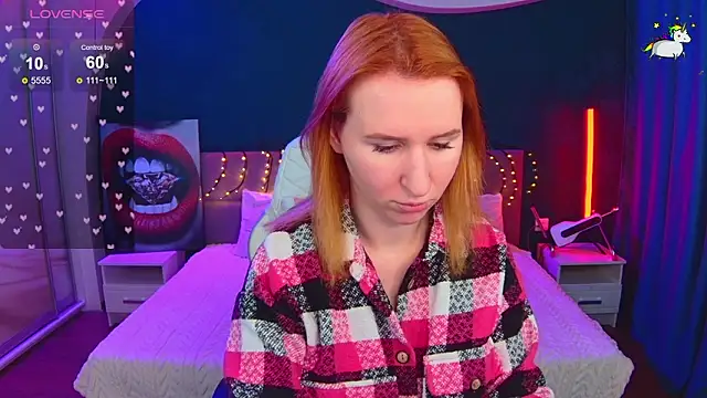 AliceBYKiss online show from February 14, 2026, 6:02 am