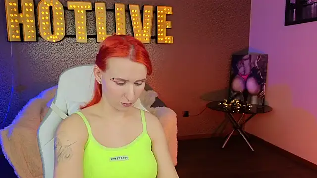 Snapshot of AliceBYKiss chatting on February 14, 2025, 3:58 pm AliceBYKiss online show from February 14, 2025, 3:58 pm