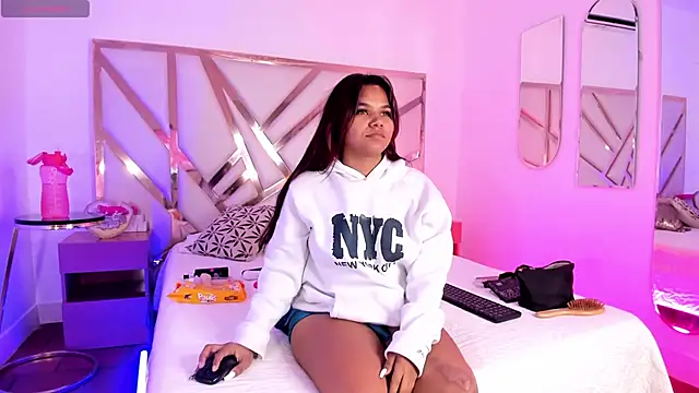 Snapshot of Carolina_Evanss chatting on March 11, 2025, 3:58 am Carolina Evanss online show from March 11, 2025, 3:58 am