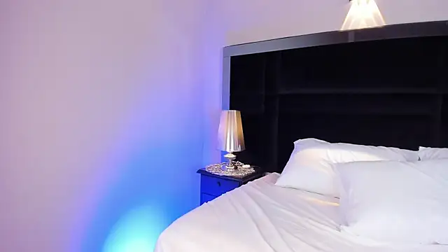 MelodyRey  online show from October 21, 2025, 11:04 pm