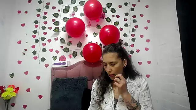 Snapshot of Leyla_Horny_Bg chatting on February 14, 2025, 8:15 pm Leyla Horny Bg online show from February 14, 2025, 8:15 pm