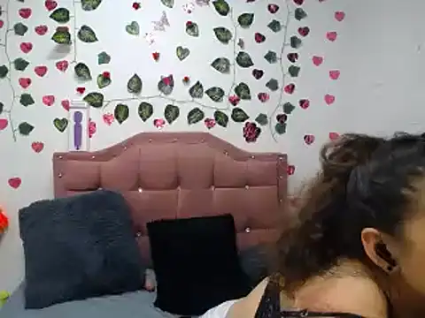 Snapshot of Leyla_Horny_Bg chatting on February 8, 2025, 11:34 pm Leyla Horny Bg online show from February 8, 2025, 11:34 pm