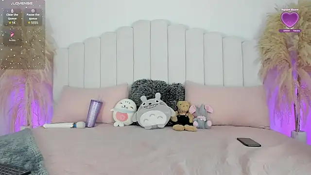 cherie    online show from November 12, 2025, 8:45 pm