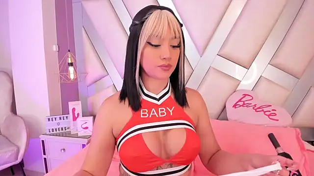 MadissonRey online show from March 9, 2026, 1:14 pm