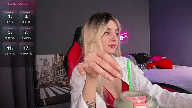 Snapshot of Katty_Lights chatting on February 22, 2025, 8:42 pm Katty Lights online show from February 22, 2025, 8:42 pm