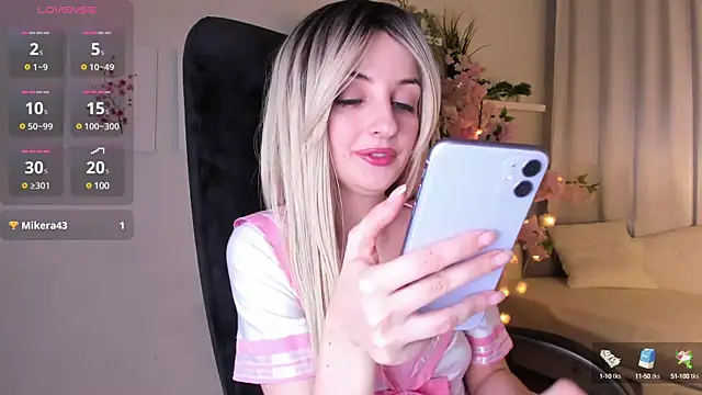 Snapshot of Katty_Lights chatting on March 8, 2025, 5:33 pm Katty Lights online show from March 8, 2025, 5:33 pm