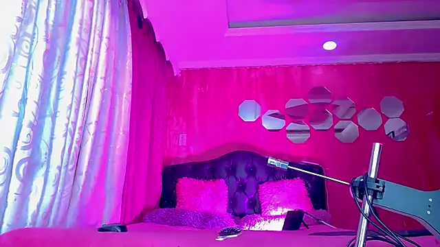 TiffanyMackensyy online show from March 27, 2026, 12:30 am