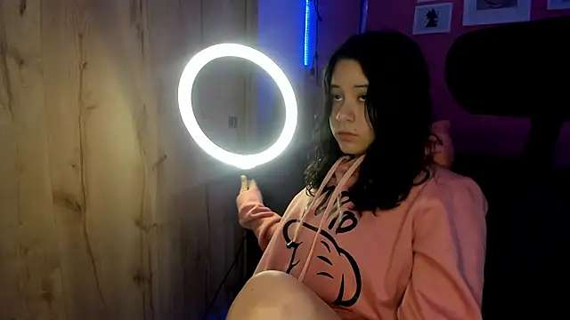 Snapshot of agnes_213 chatting on November 17, 2025, 1:37 pm agnes 213 online show from November 17, 2025, 1:37 pm